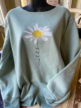 Mint Green Daisy Graphic Crewneck Sweatshirt